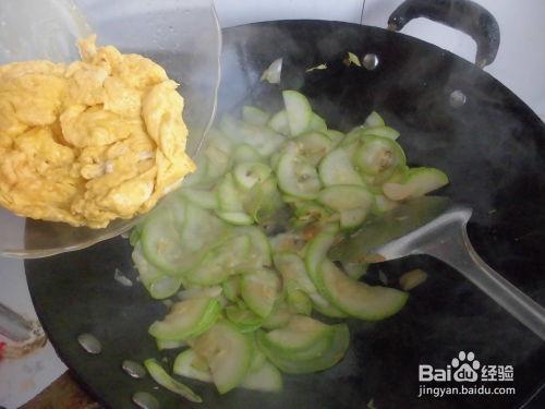 吃角瓜拉肚吗,吃角瓜会引起腹泻吗？揭秘角瓜的食用安全与注意事项