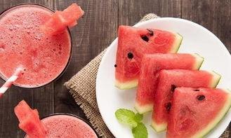 拿糖果吃瓜,甜蜜诱惑与夏日清凉的完美邂逅