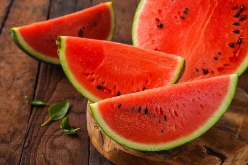 利兹 吃瓜,瓜田里的欢乐时光