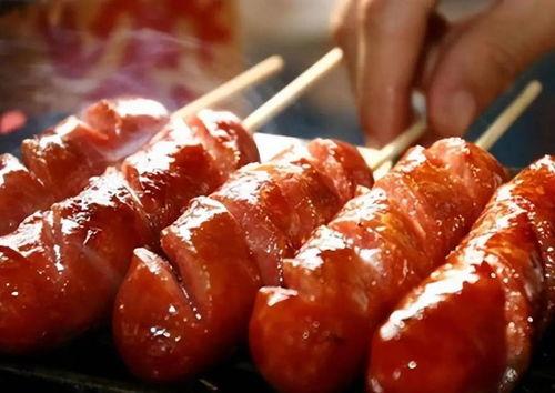 淀粉肠吃瓜,夏日美食新风尚