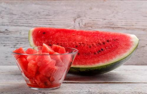 小芷吃瓜,揭秘娱乐圈那些不为人知的幕后故事