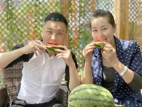 《随风吃瓜》,揭秘娱乐圈的甜蜜与苦涩