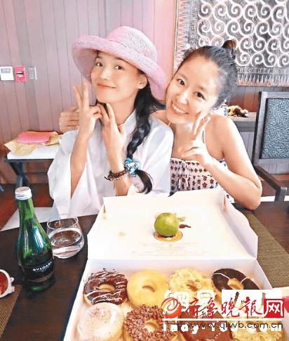 结婚女吃瓜,揭秘新娘的甜蜜秘密